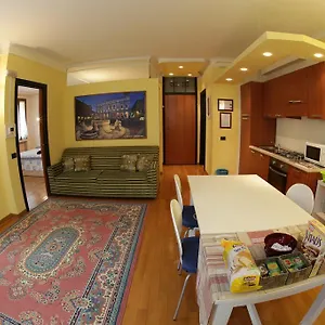  Apartment Central House